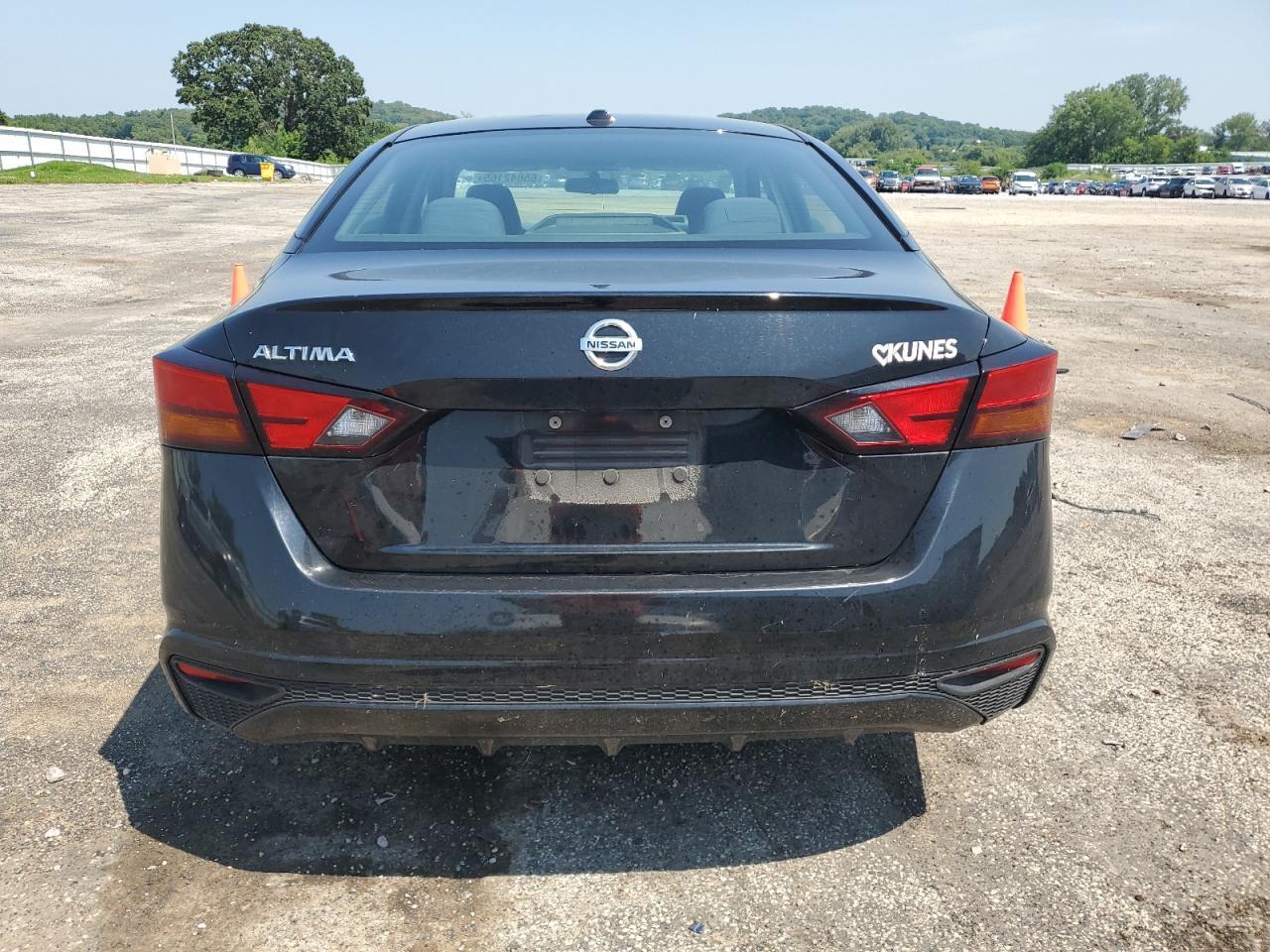 2019 Nissan Altima S - Фото 6