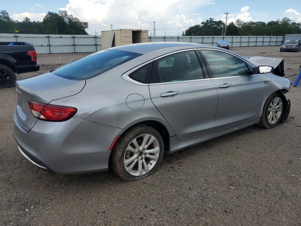 2015 Chrysler 200 Limited - Image 3