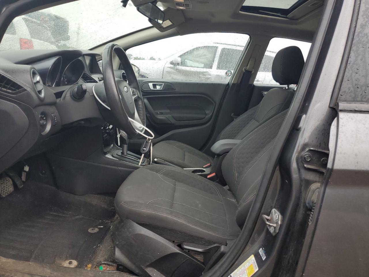 2015 Ford Fiesta Se - Фото 7