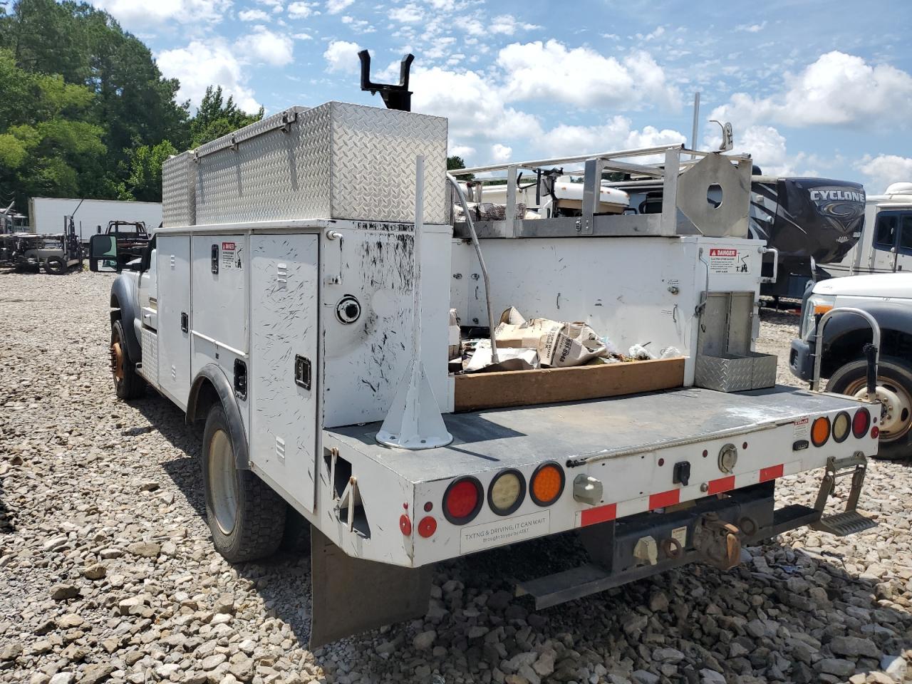 2015 Ford F450 Super Duty Bucket Truck - Фото 3