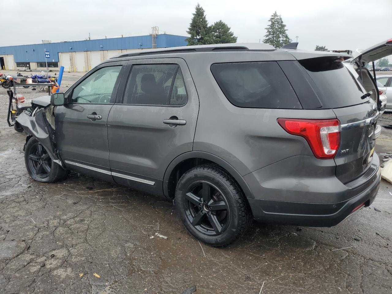 2019 Ford Explorer Xlt - Фото 2
