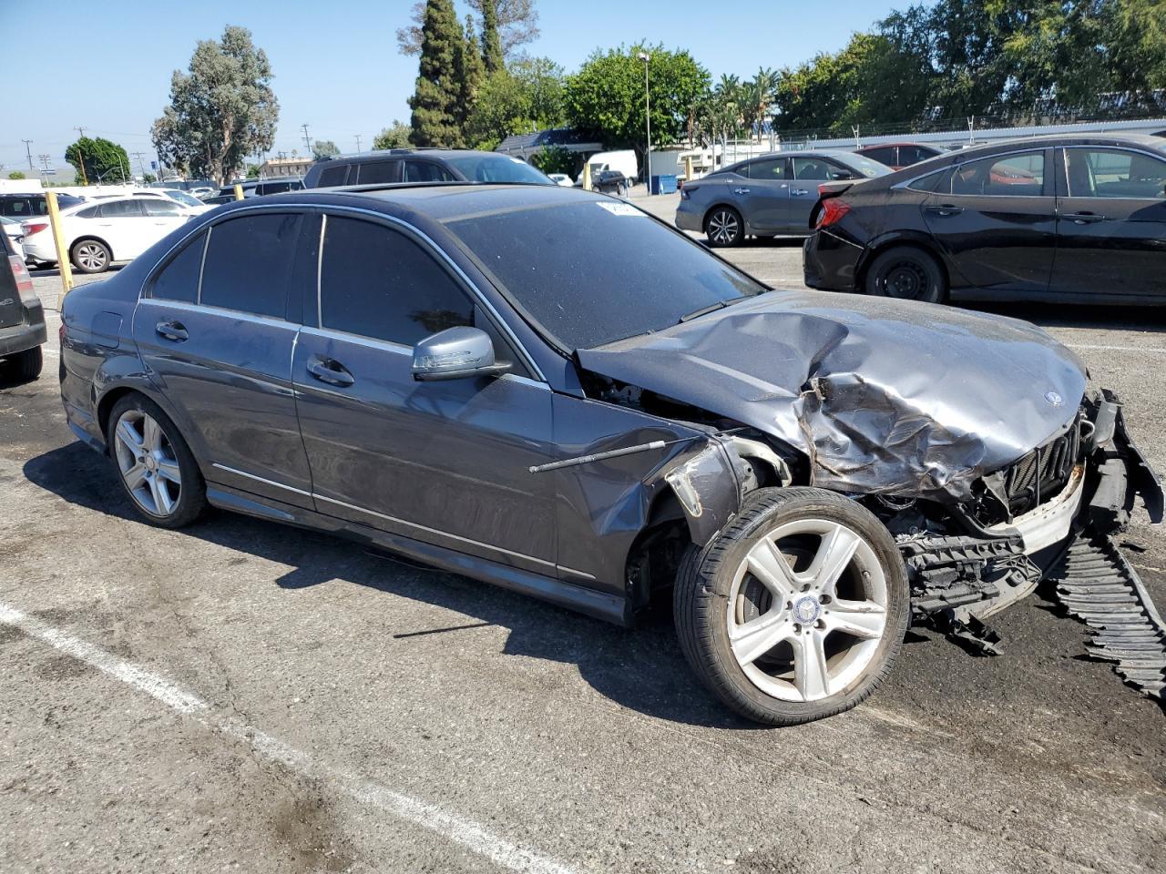 2011 Mercedes-Benz C 300 - Фото 4