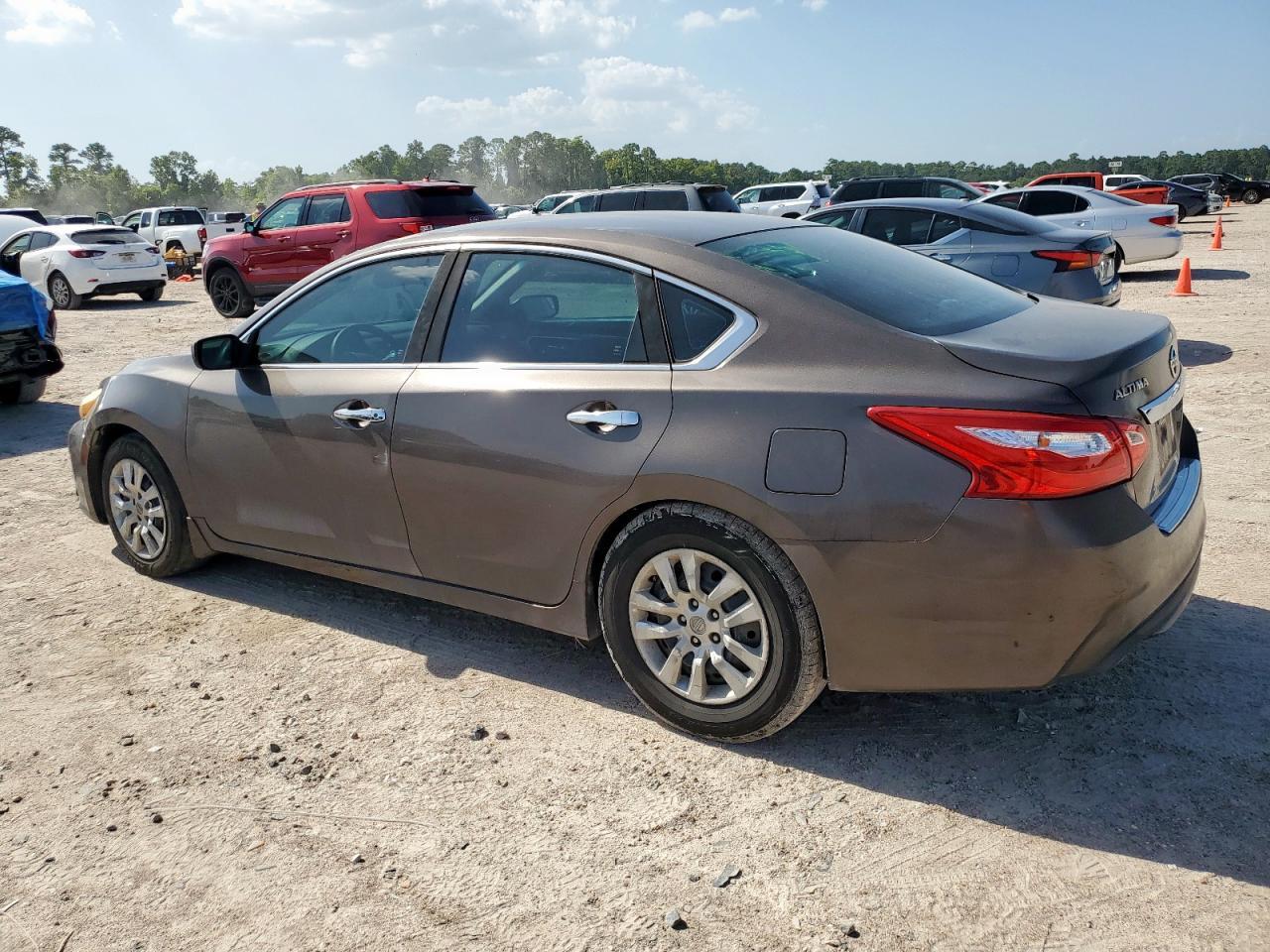 2016 Nissan Altima 2.5 - Image 2