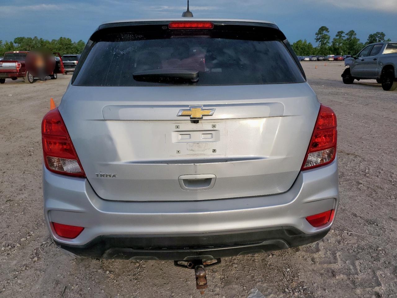 2020 Chevrolet Trax Ls - Image 6