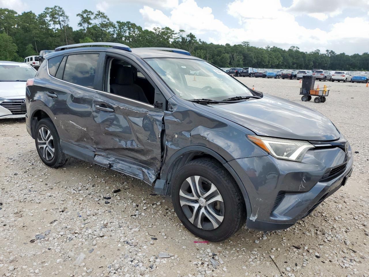 2017 Toyota Rav4 Le - Image 4