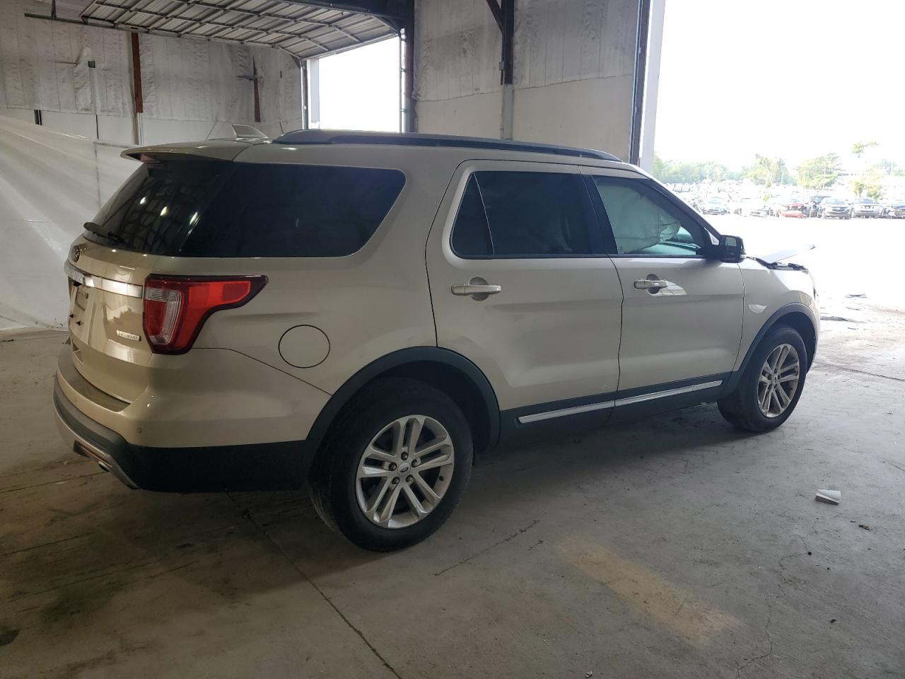 2017 Ford Explorer Xlt - Фото 3