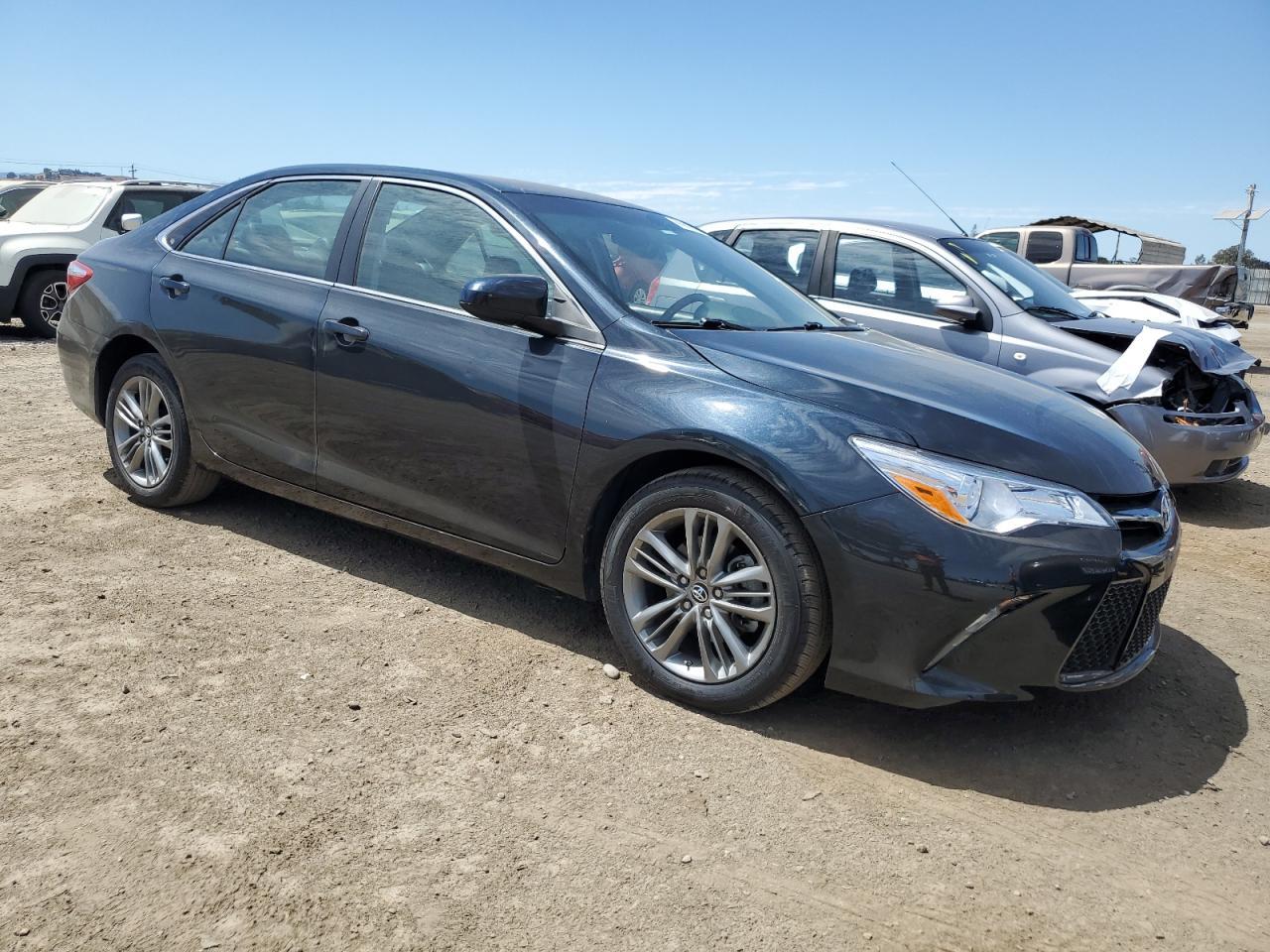 2017 Toyota Camry Le - Фото 4