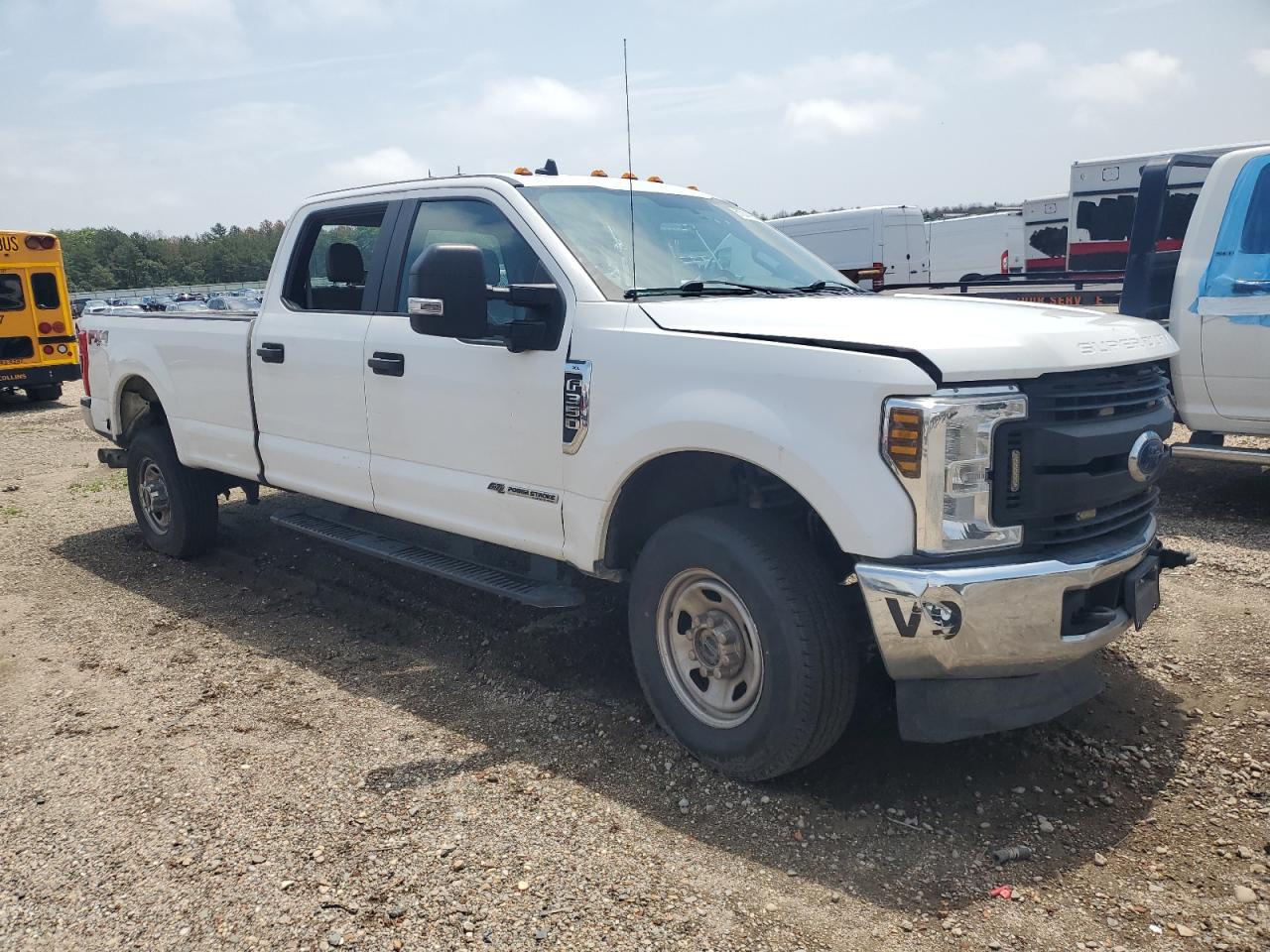 2019 Ford F350 Super Duty - Фото 4