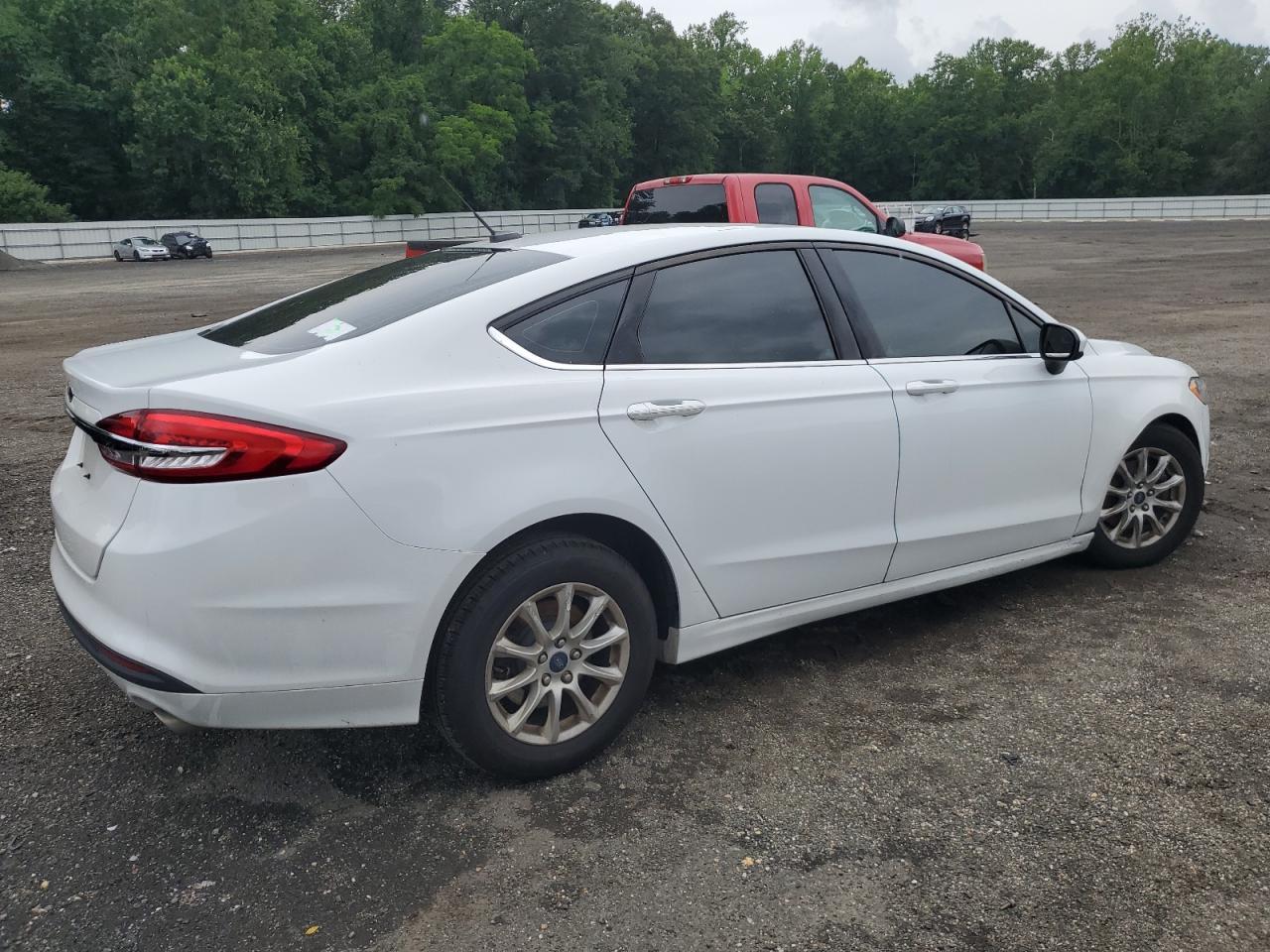 2018 Ford Fusion S - Фото 3