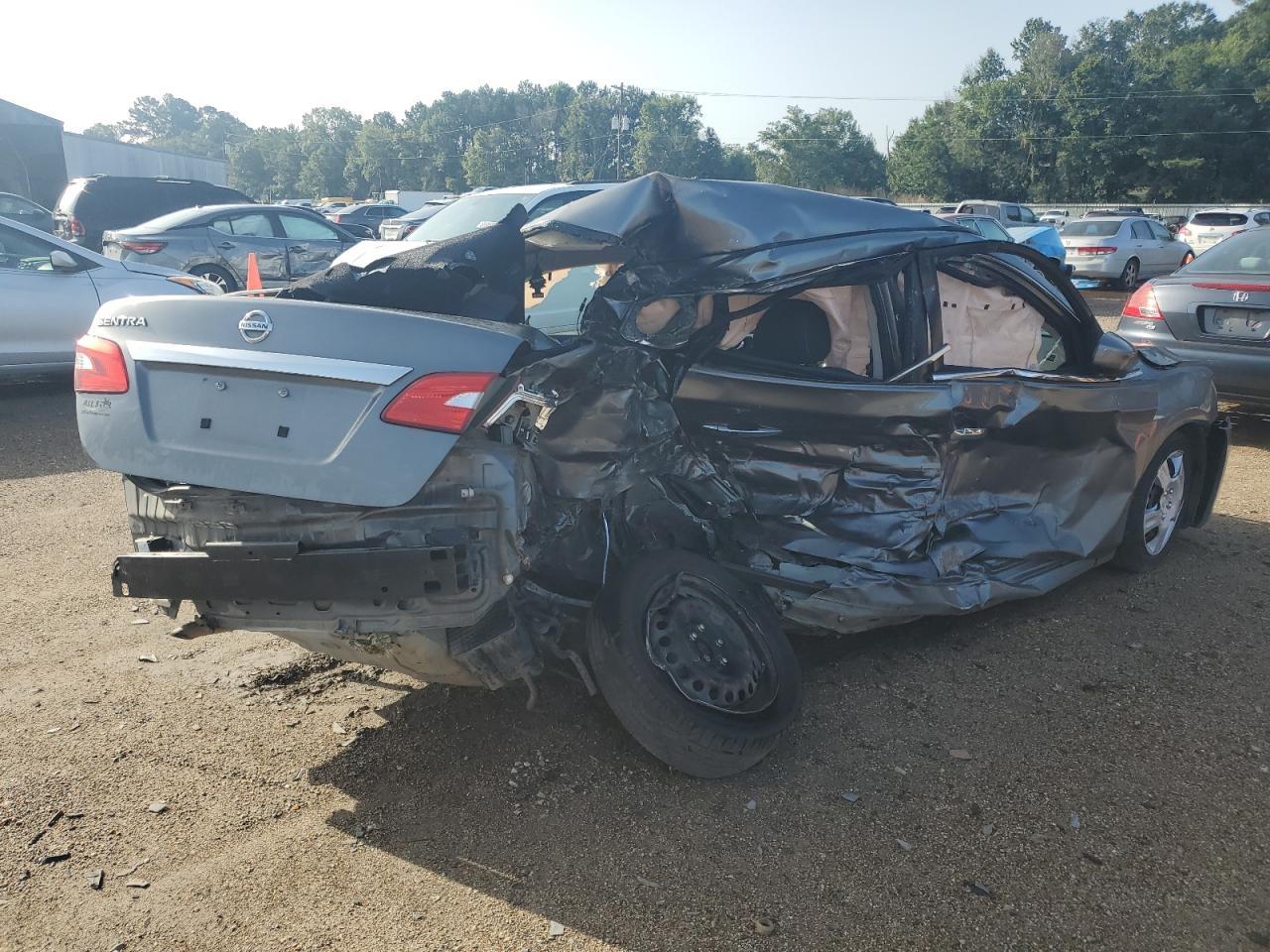 2016 Nissan Sentra S - Image 3