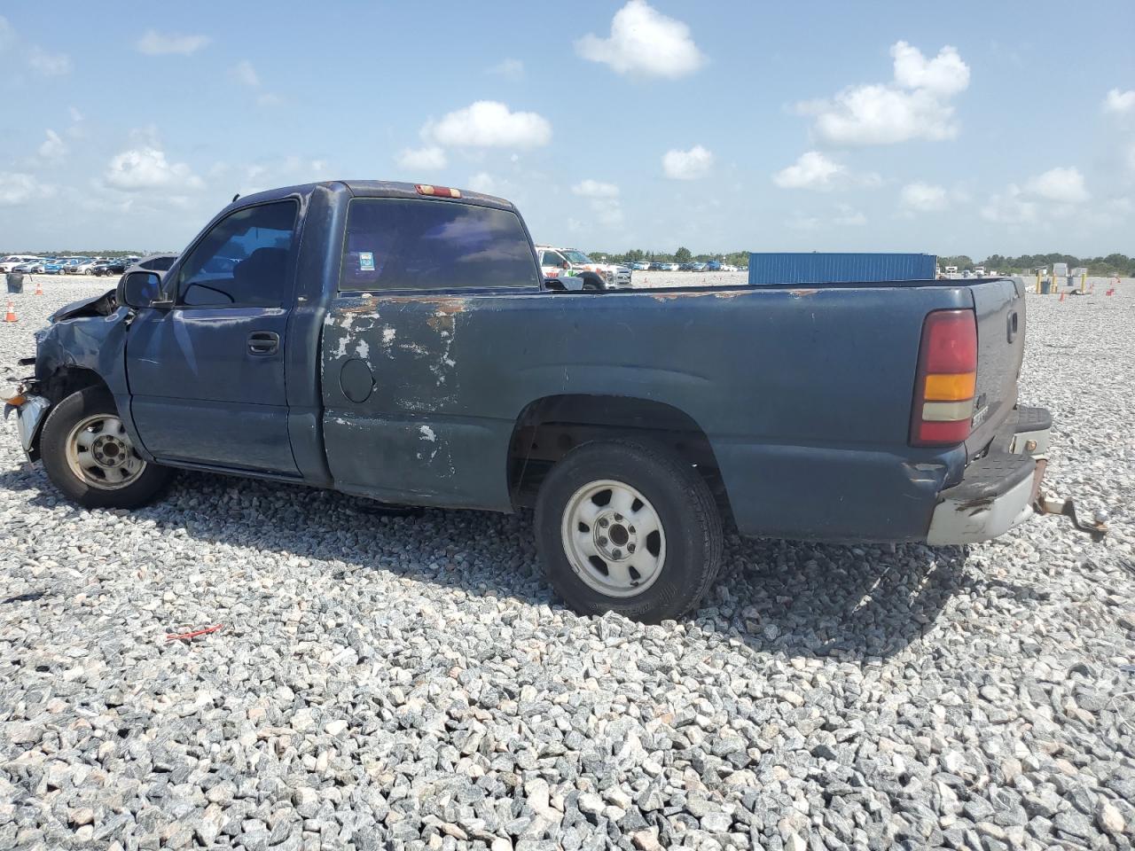 2000 GMC New Sierra C1500 - Image 2