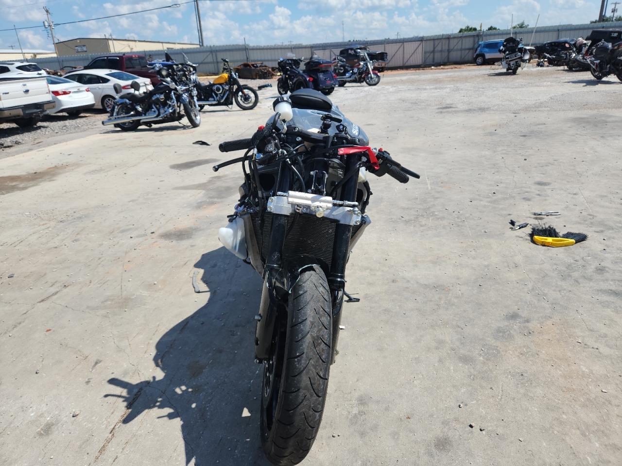 2025 Suzuki Gsx-R600 - Фото 2