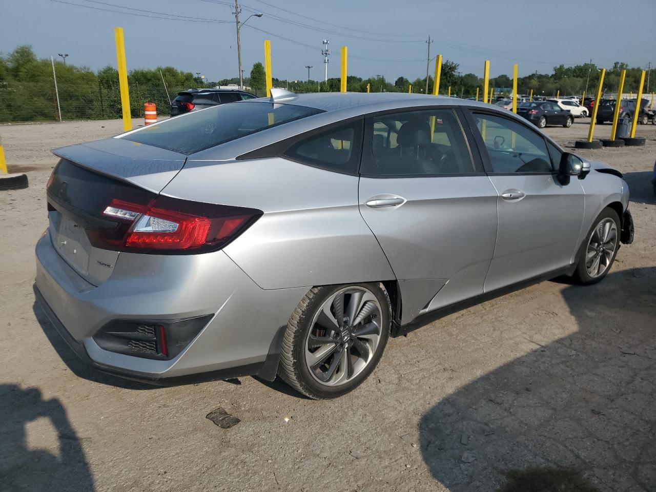 2018 Honda Clarity Touring - Image 3