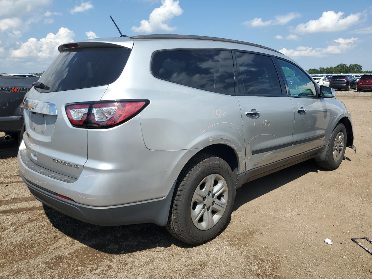 2014 Chevrolet Traverse Ls - Image 3