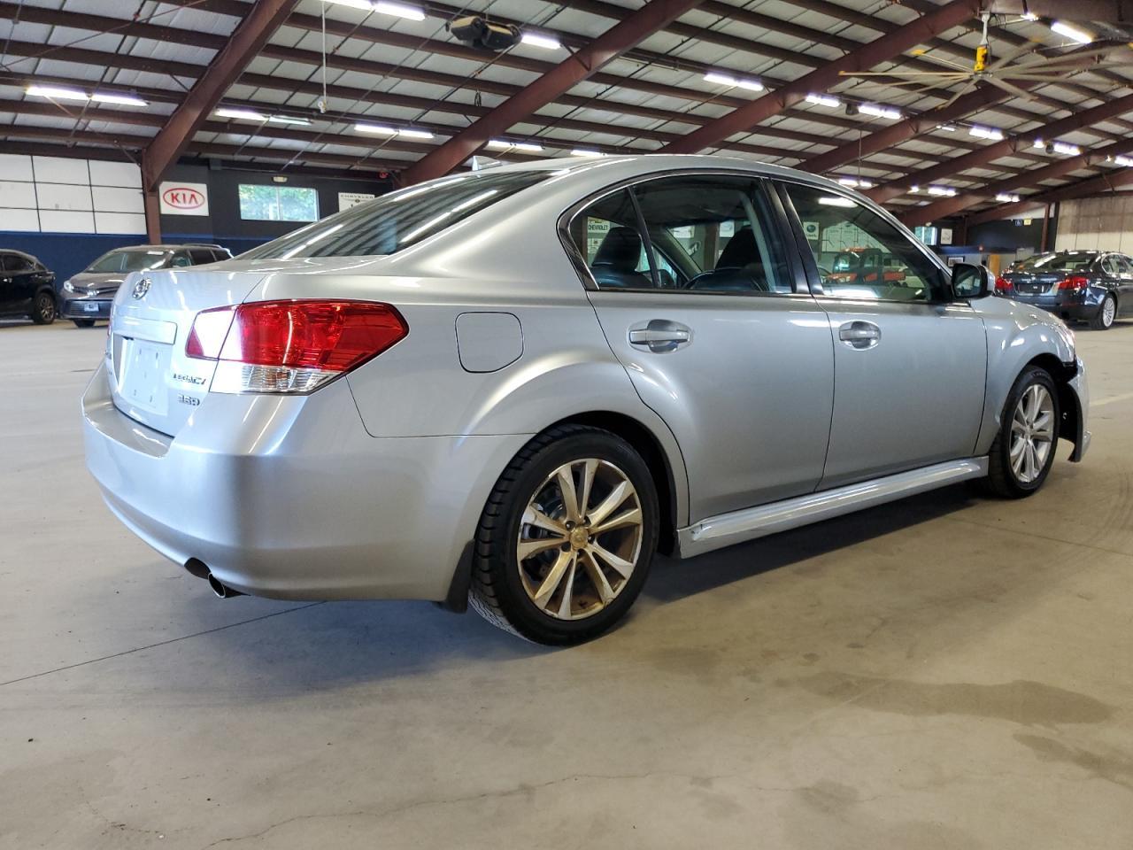 2013 Subaru Legacy 3.6R Limited - Фото 3