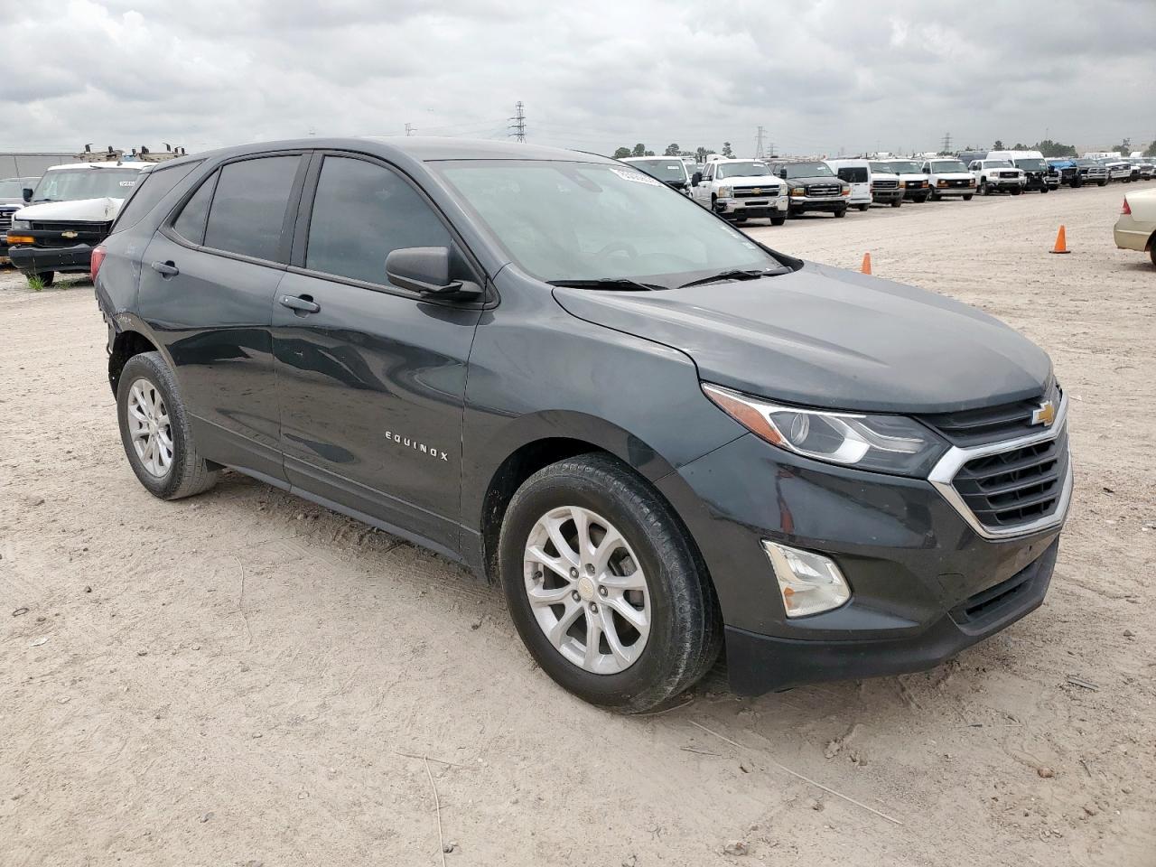 2020 Chevrolet Equinox Ls - Image 4