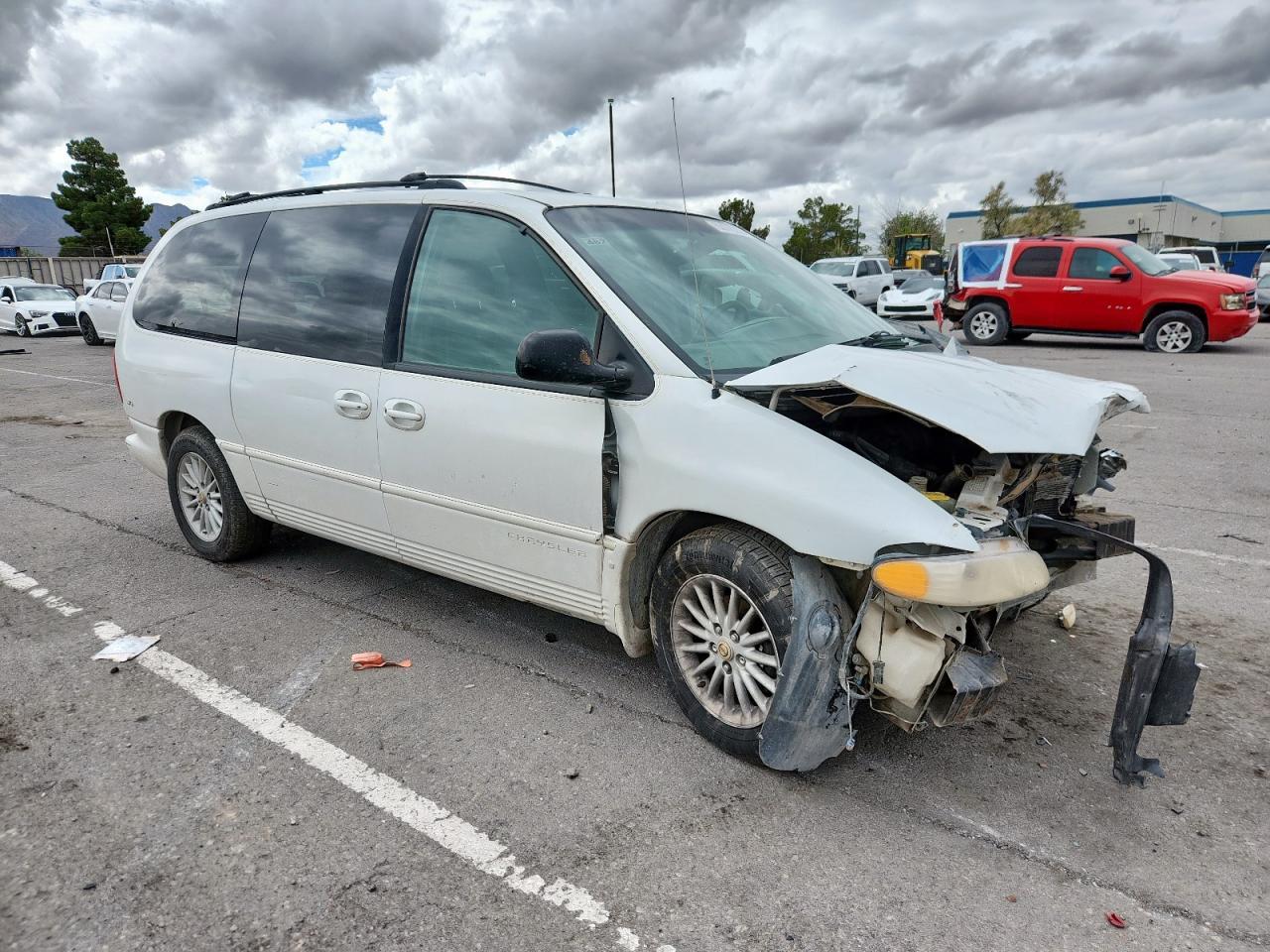 1999 Chrysler Town & Country Lx - Фото 4