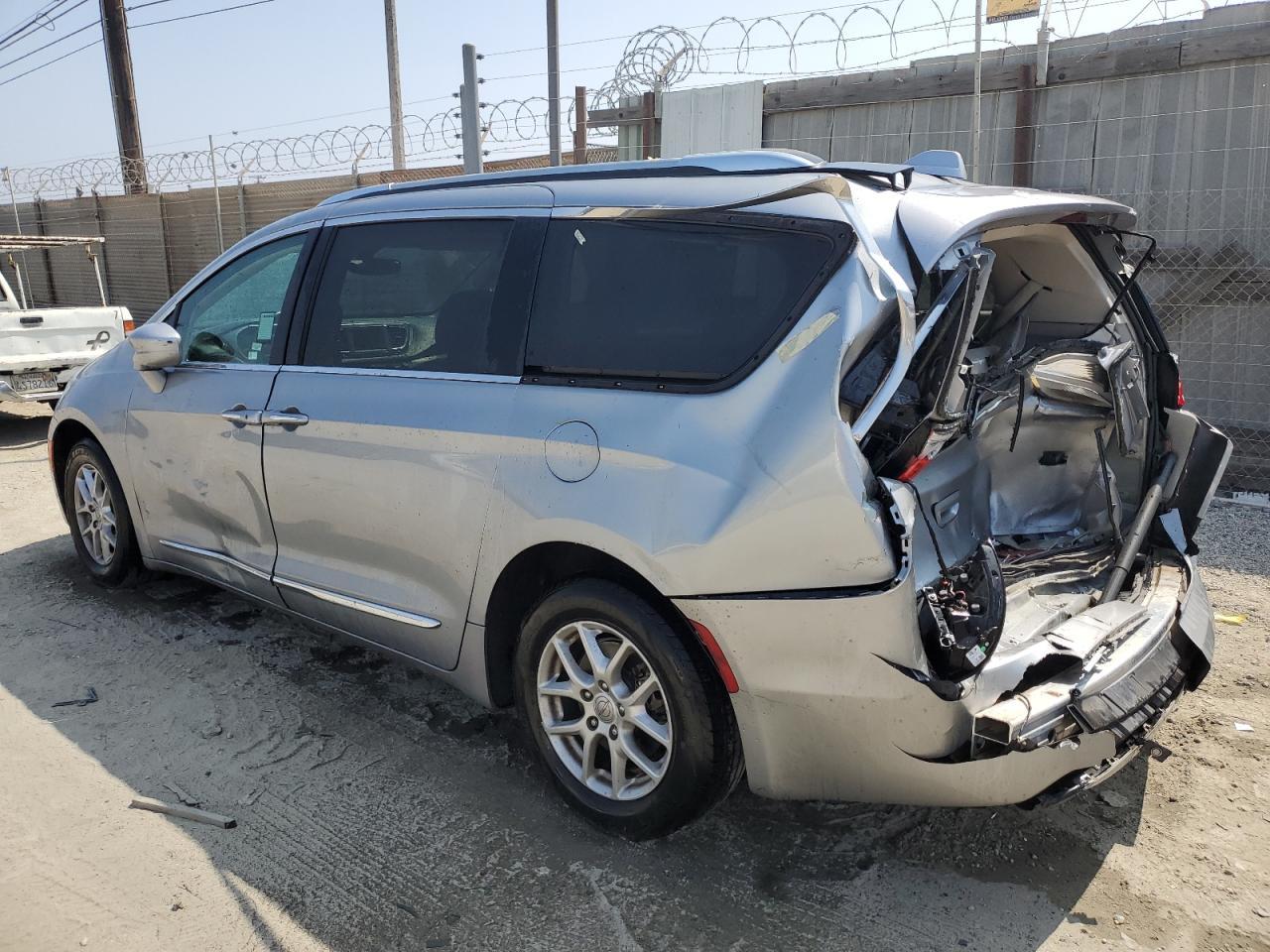 2020 Chrysler Pacifica Touring L - Фото 2
