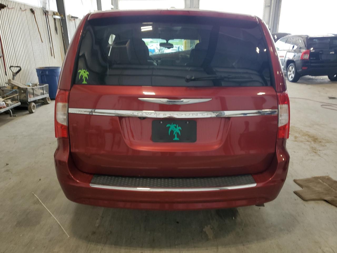 2014 Chrysler Town & Country Touring L - Фото 6