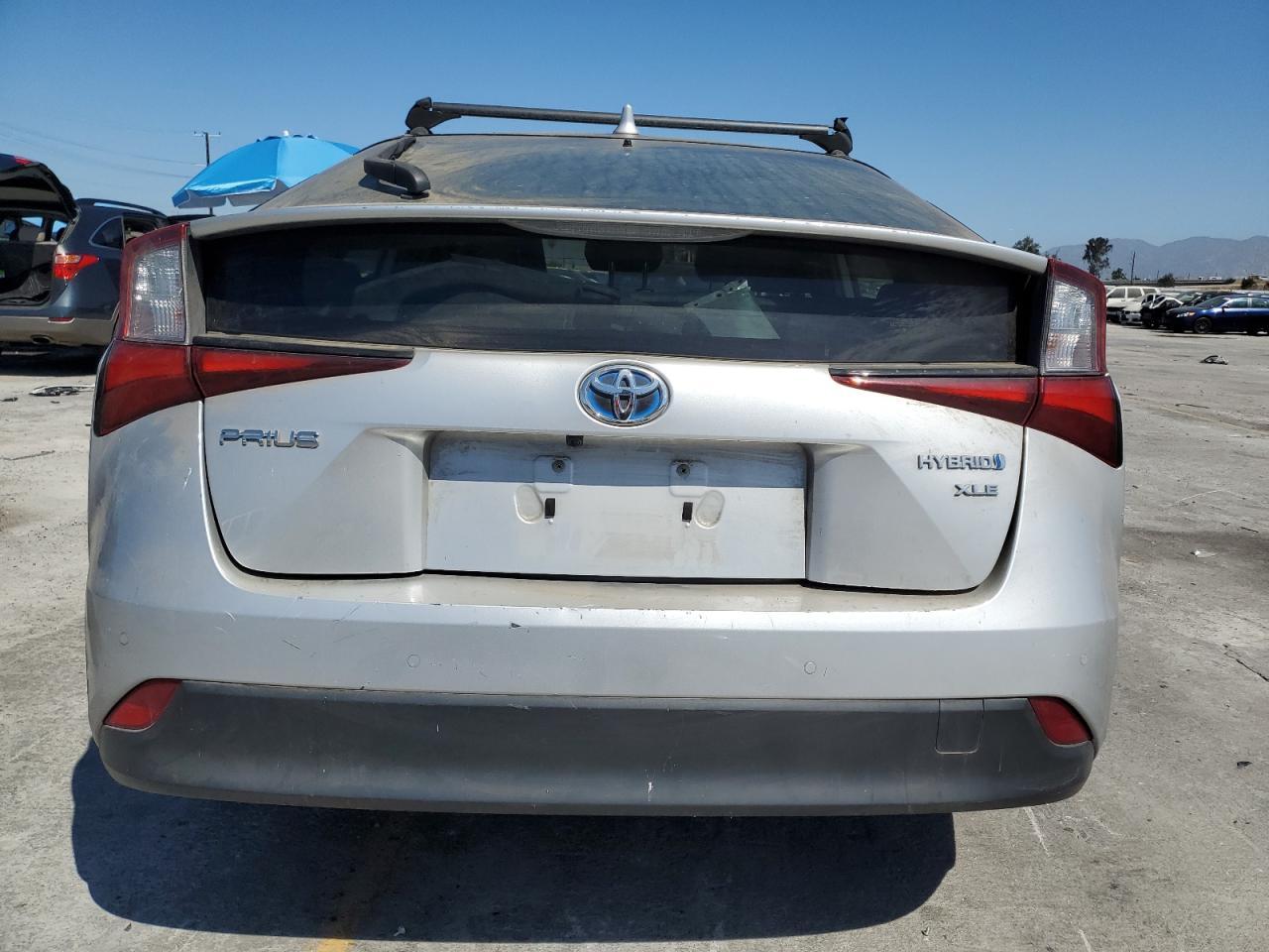 2022 Toyota Prius Night Shade - Фото 6