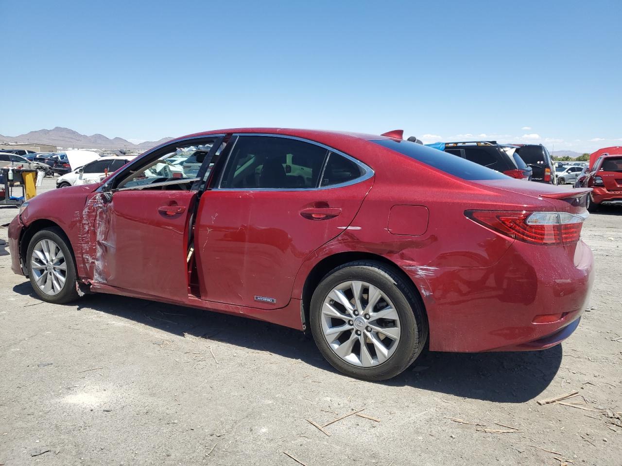 2015 Lexus Es 300H - Фото 2