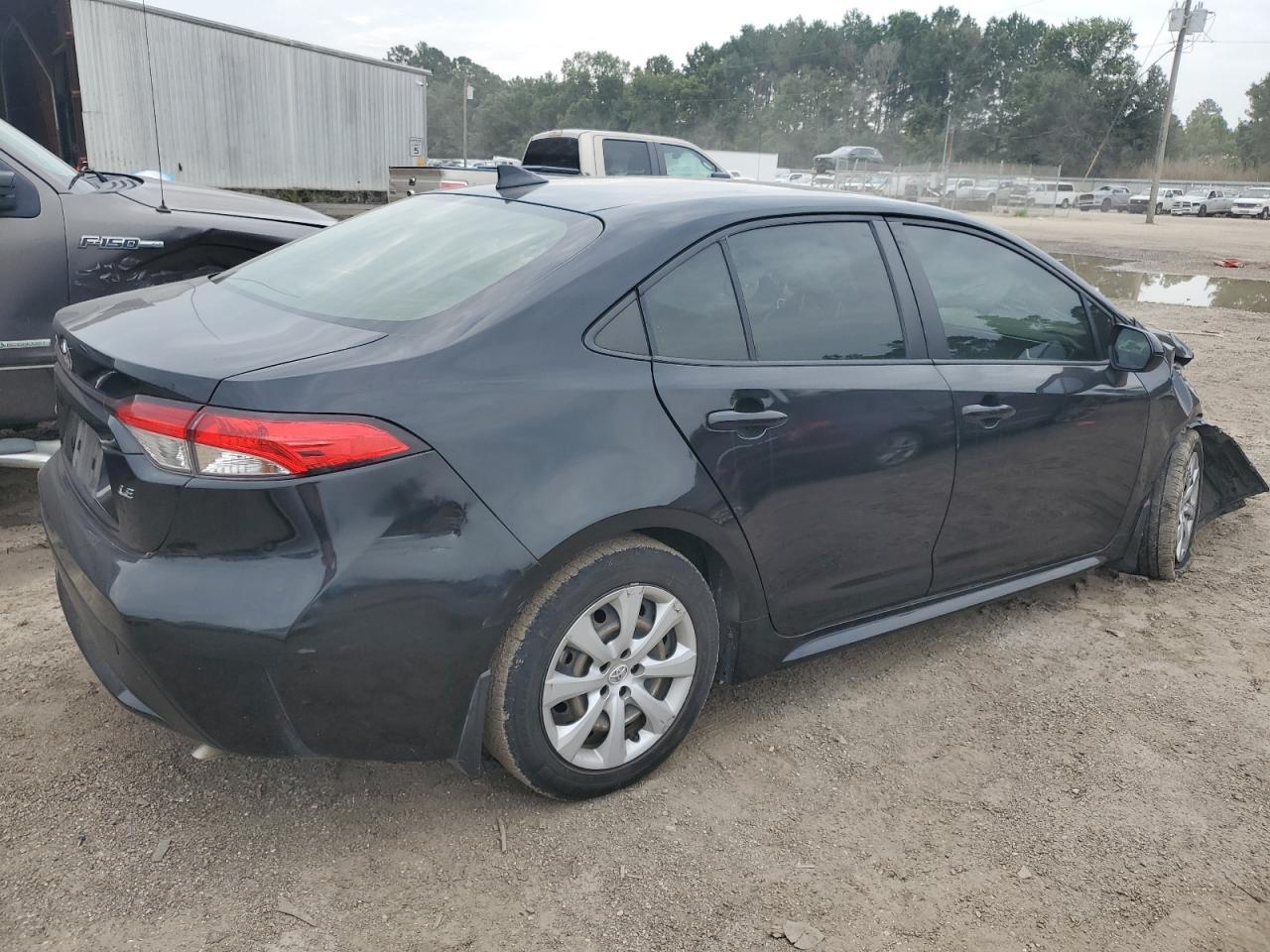 2022 Toyota Corolla Le - Image 3