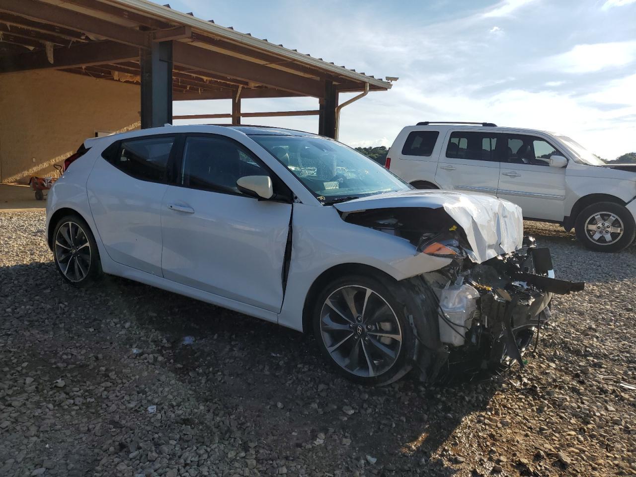 2019 Hyundai Veloster 2.0L Premium - Фото 4