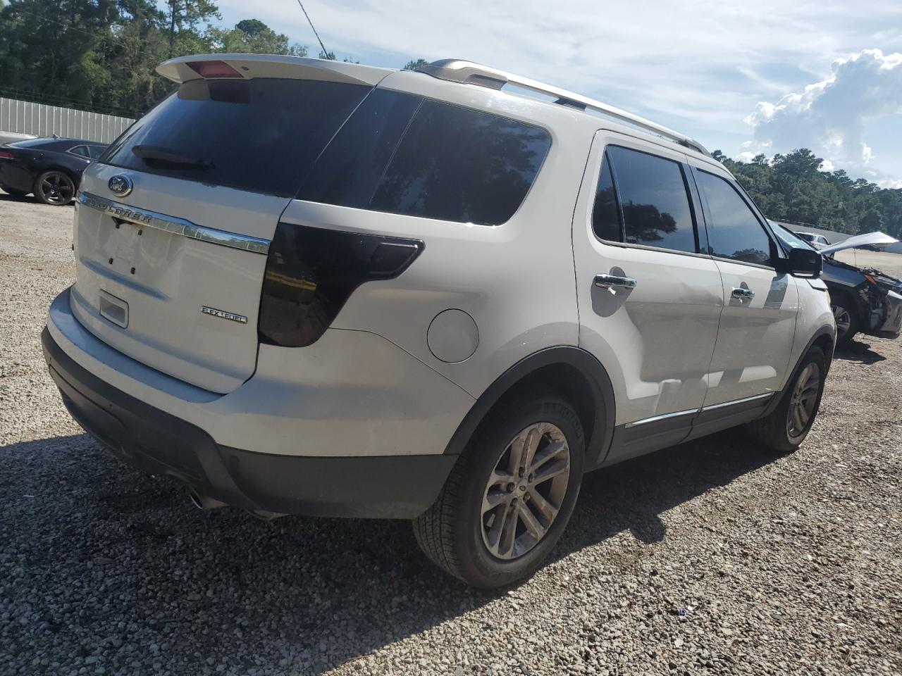 2015 Ford Explorer Xlt - Image 3