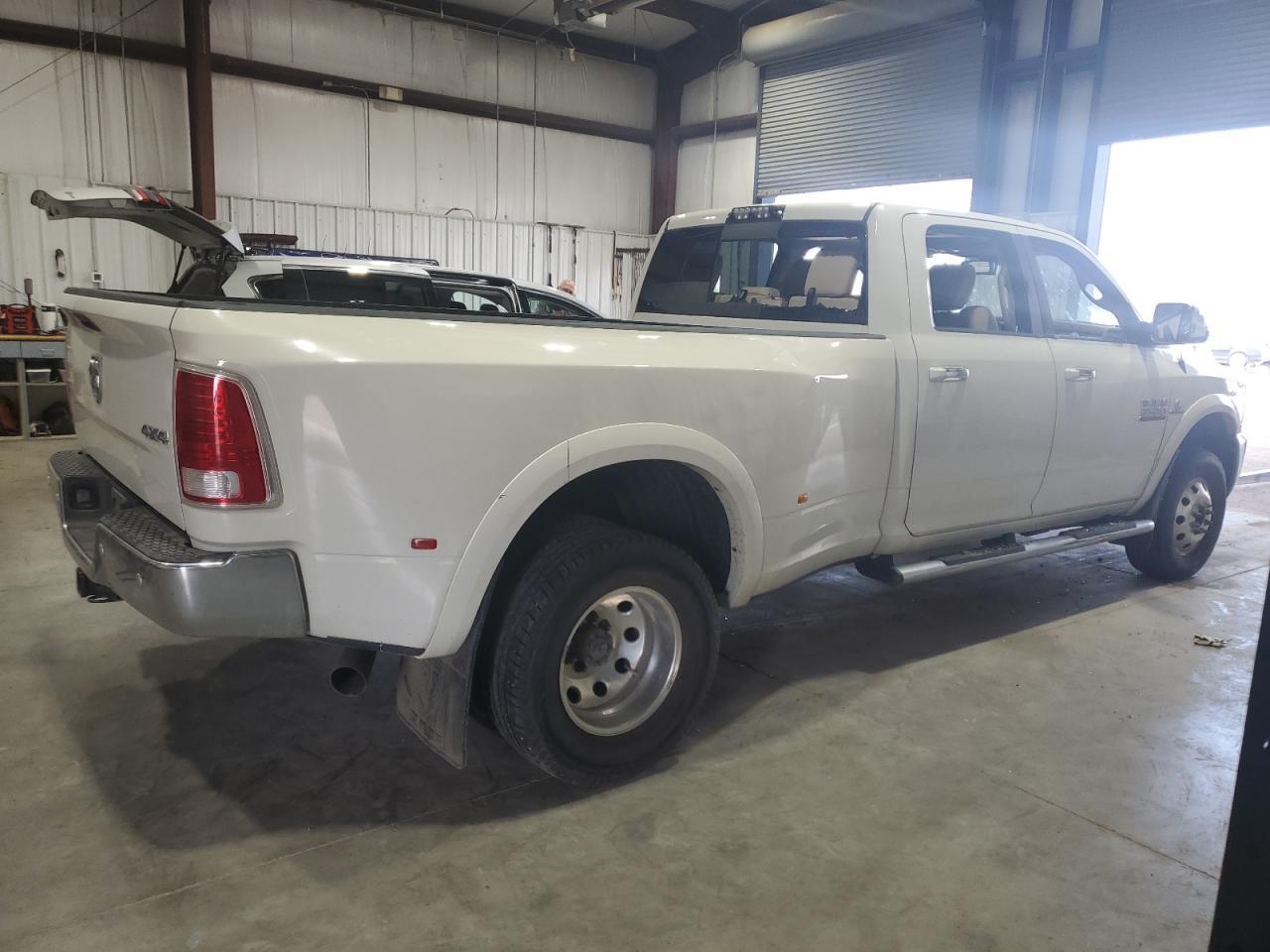 2016 Ram 3500 Laramie - Фото 3