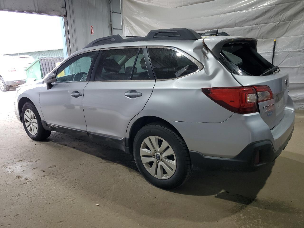 2018 Subaru Outback 2.5I Premium - Image 2