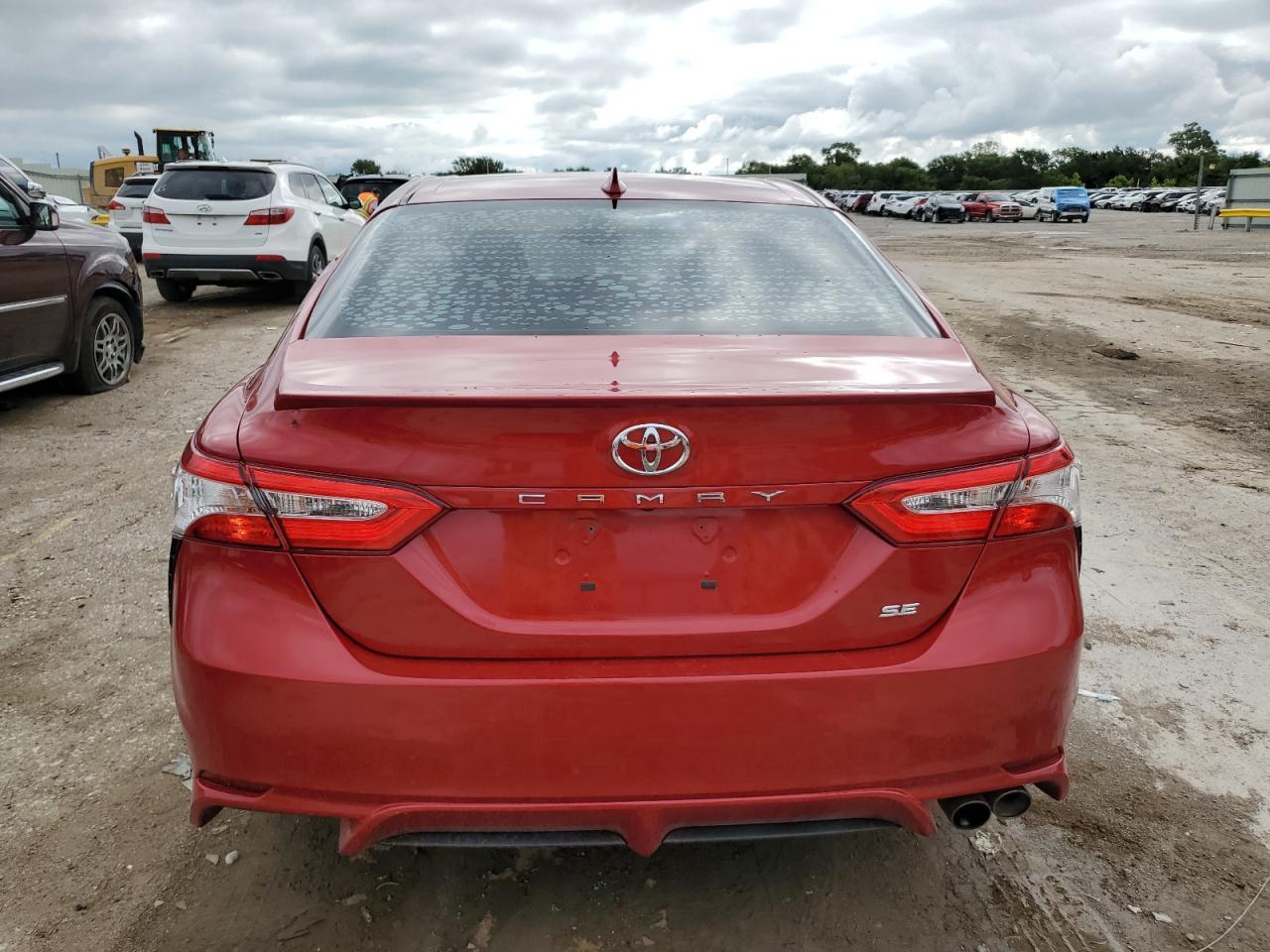 2020 Toyota Camry Se - Фото 6