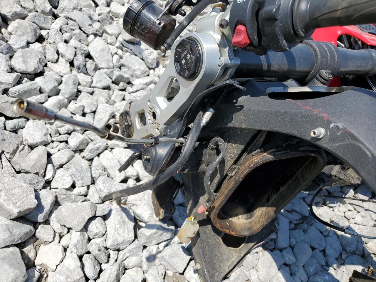 2022 Ducati Panigale V4S - Фото 7