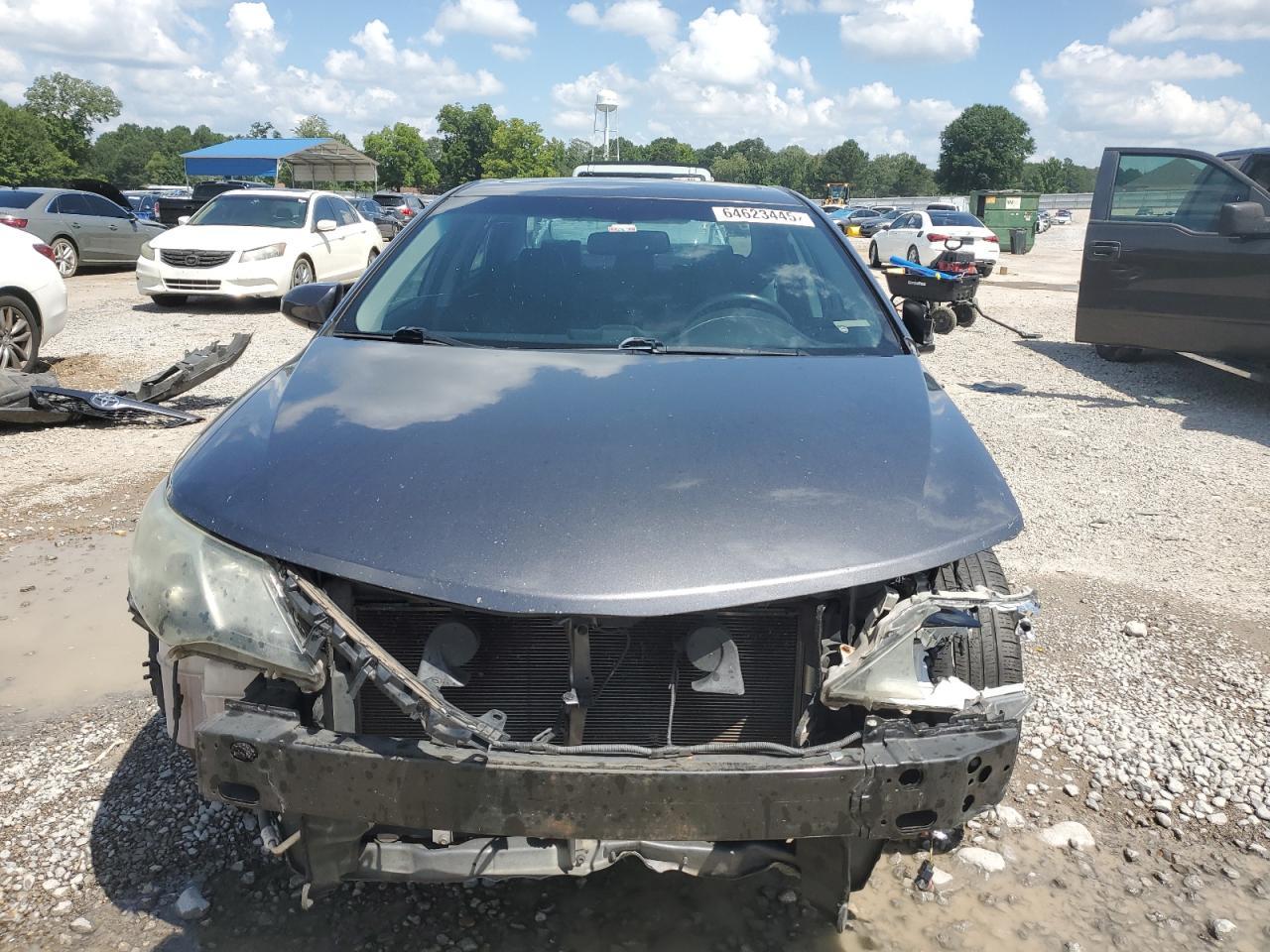 2014 Toyota Camry L - Фото 5