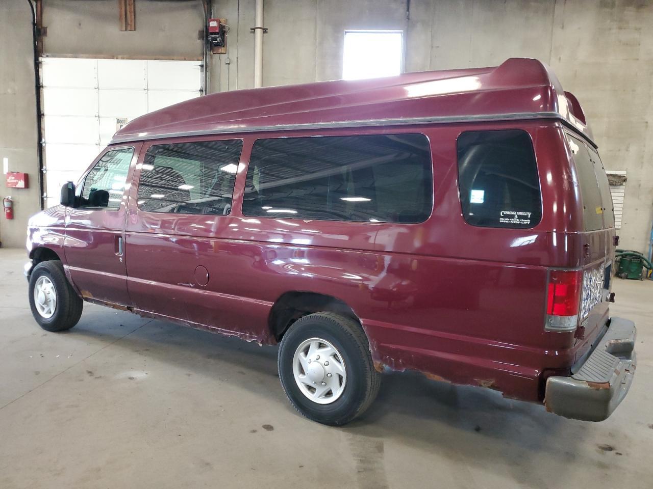 2004 Ford Econoline E350 Super Duty Wagon - Image 2