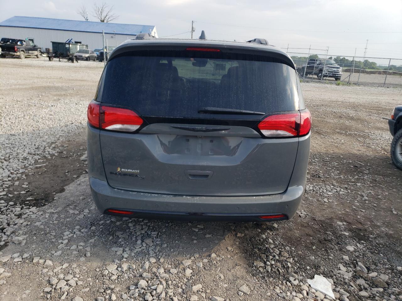 2020 Chrysler Pacifica Touring L Plus - Фото 6
