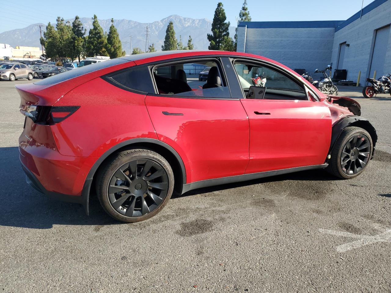 2023 Tesla Model Y - Фото 3