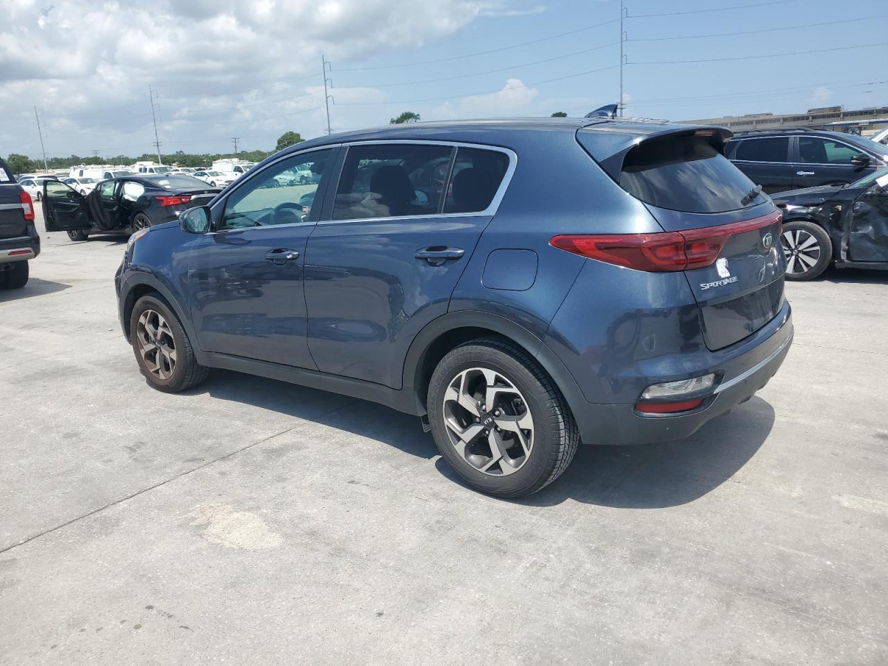 2022 Kia Sportage Lx - Image 2