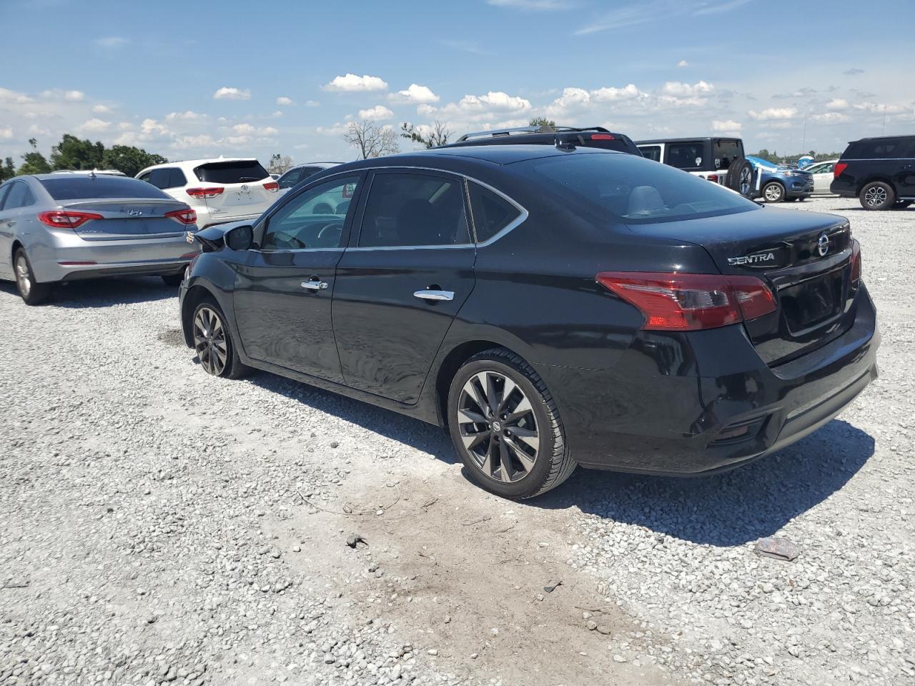 2016 Nissan Sentra S - Фото 2