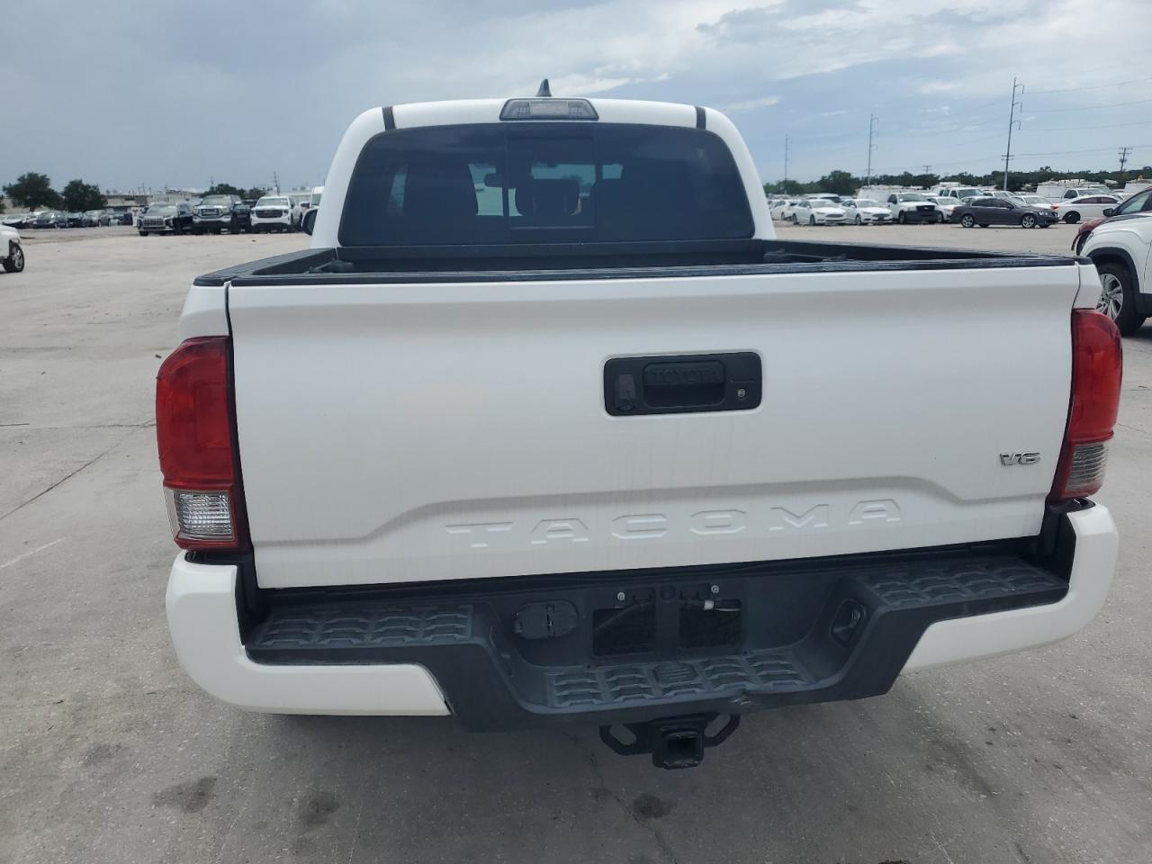 2017 Toyota Tacoma Double Cab Double Cab - Фото 6