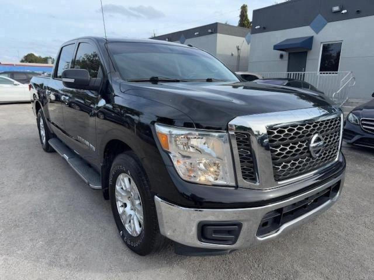 2018 Nissan Titan S - Image 4