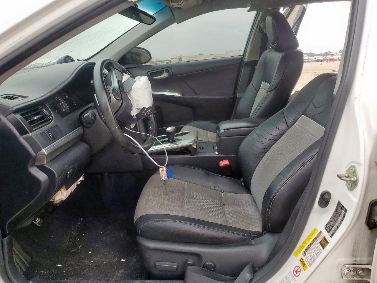 2014 Toyota Camry L - Image 7