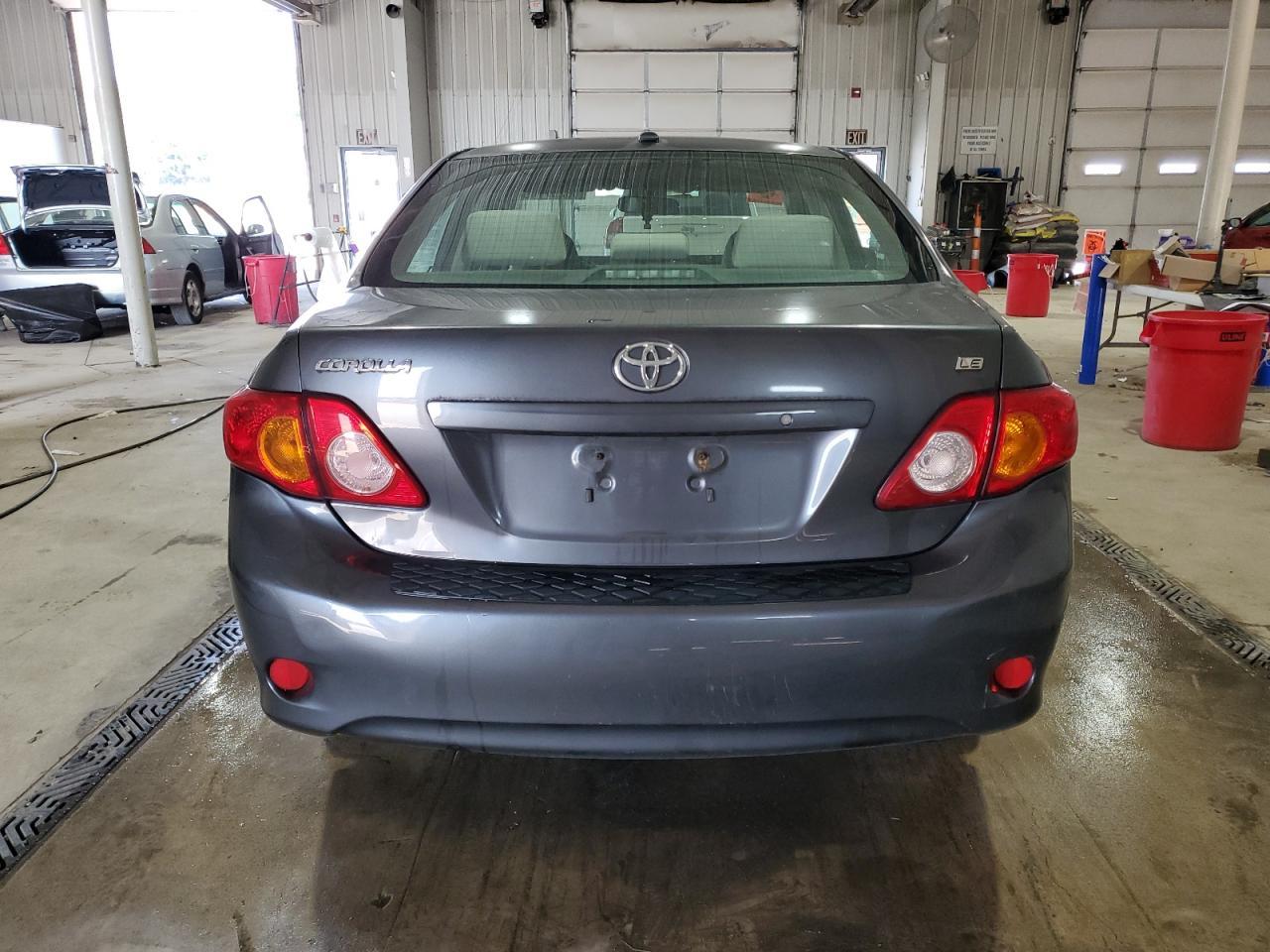 2010 Toyota Corolla Le - Фото 6