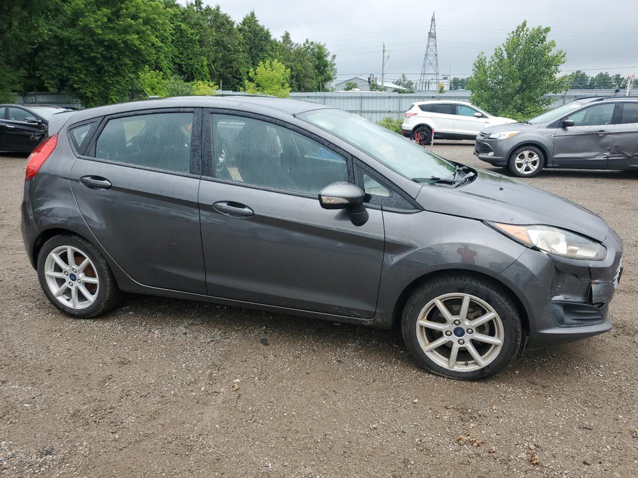 2015 Ford Fiesta Se - Фото 4