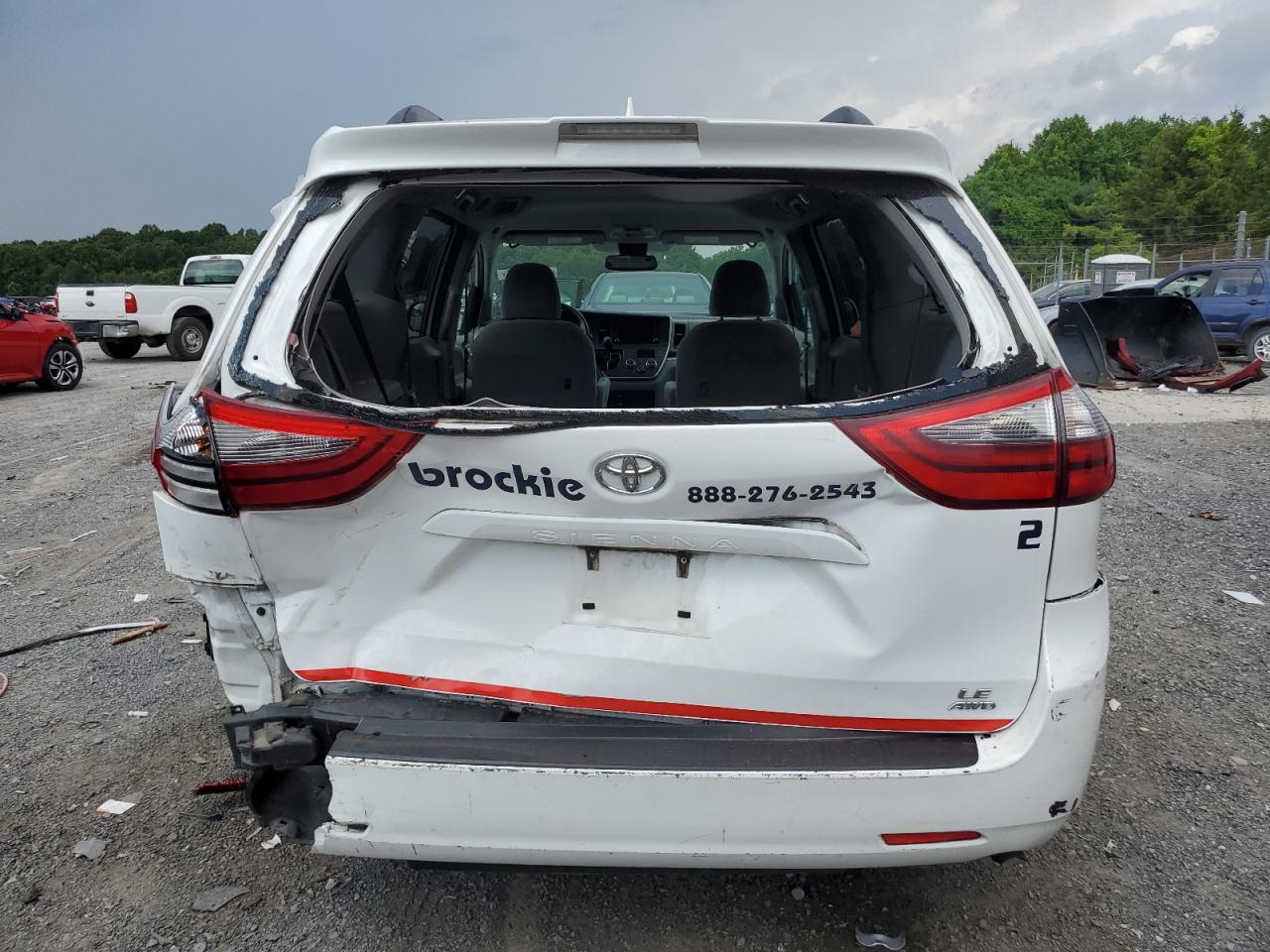2020 Toyota Sienna Le - Фото 6