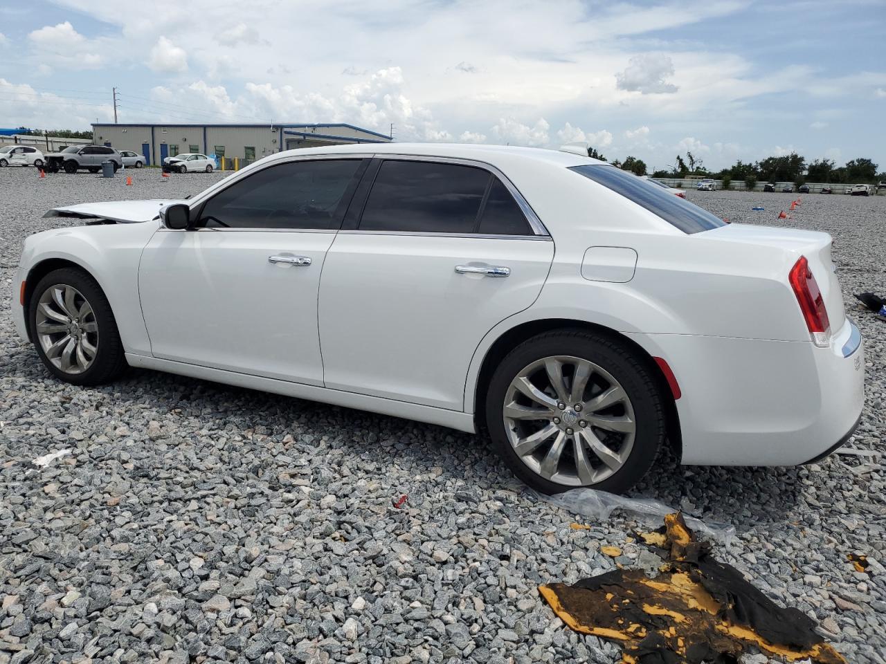 2019 Chrysler 300 Limited - Фото 2