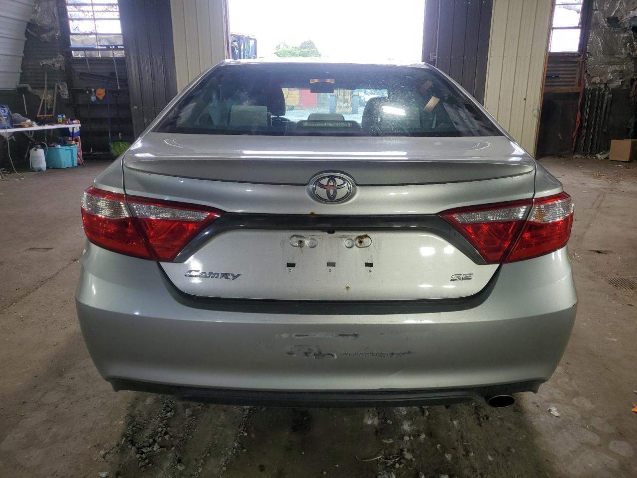 2017 Toyota Camry Le - Фото 6