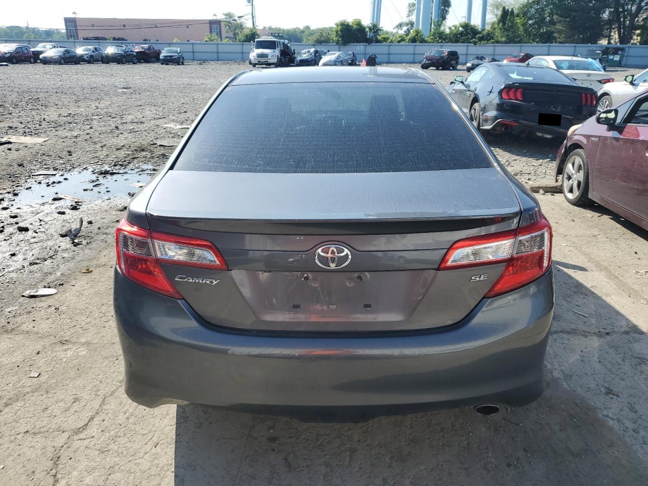 2014 Toyota Camry L - Фото 6
