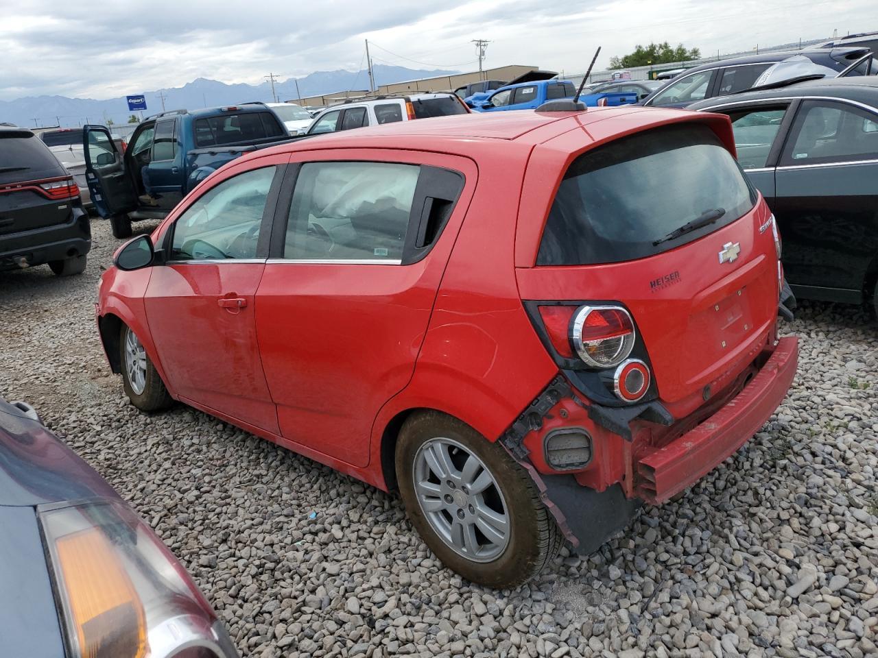 2016 Chevrolet Sonic Lt - Фото 2