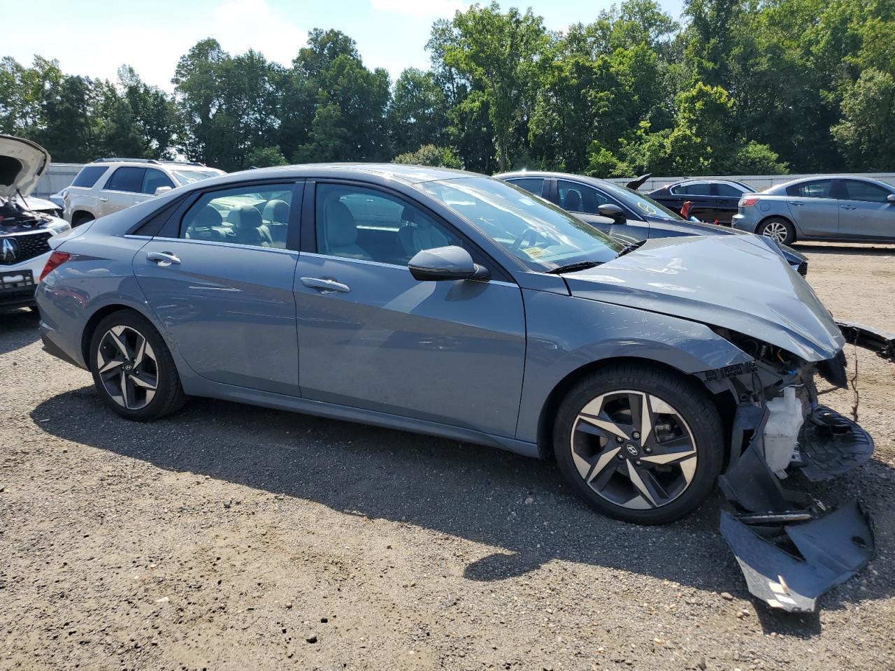 2021 Hyundai Elantra Limited - Image 4