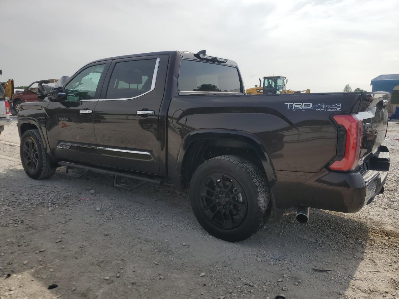 2025 Toyota Tundra Crewmax Platinum - Фото 2